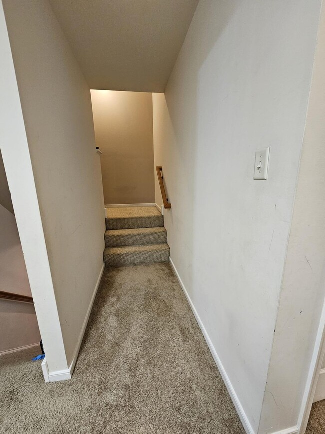 Photo - 1300 Lomond Dr