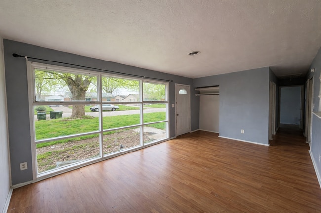 Photo - 411 Pinewood Ave