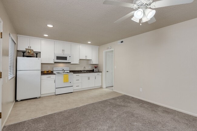 Photo - Walnut Tree Manor