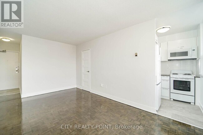 Photo - 1500 Bathurst St Unit 501
