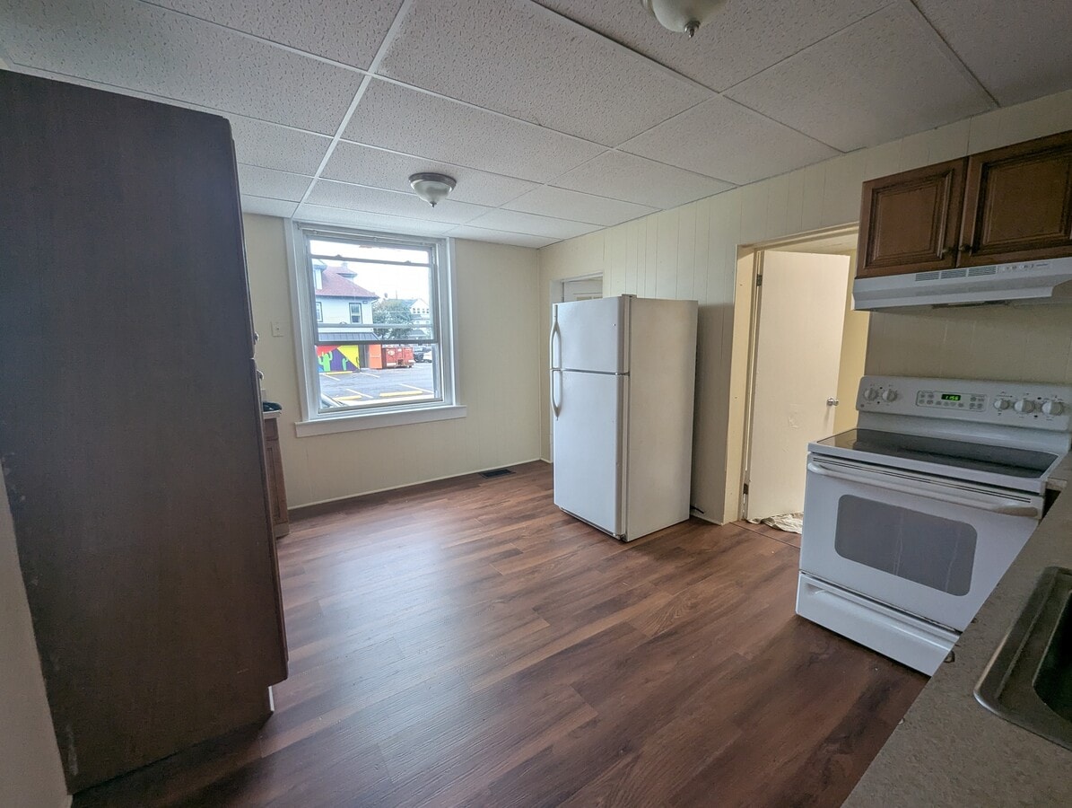 Photo - 117 E Greenwich St