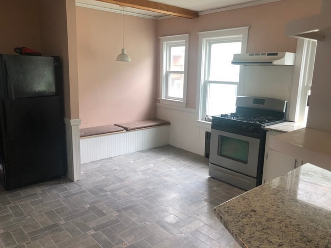 Photo - 9 Tip Top St Unit 1