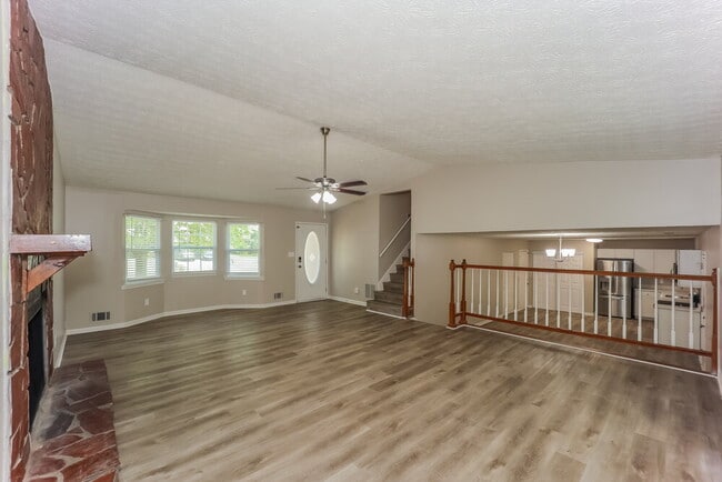 Photo - 216 Slicky Rock Ct