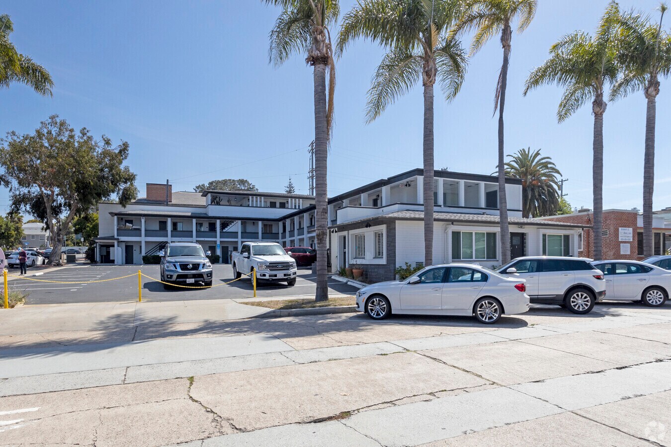 La Jolla Village Lodge - La Jolla Village Lodge Apartments