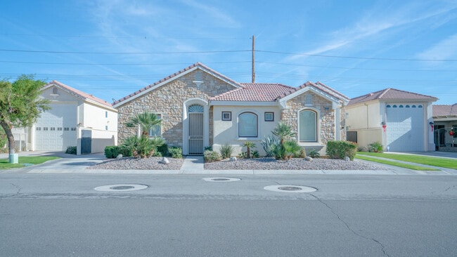 Building Photo - 49142 Barrymore St