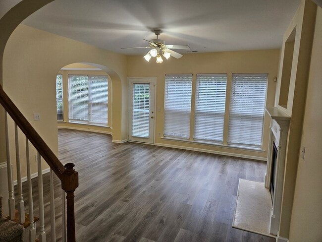 Photo - Lovely 3br/2.5ba in exc community, 2 car gar, exc deck, comm rec included!! Avail July 15, 2026!