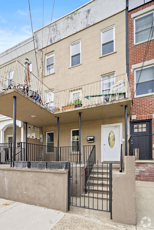 Building Photo - 173 Van Horne St Unit 1 Rental