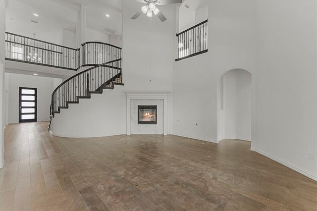 Photo - 1600 Lake Grove Dr