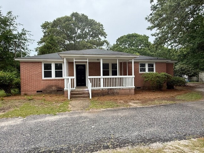 Brick Home with Fenced Yard! - Brick Home with Fenced Yard!