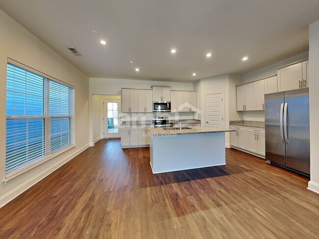 Photo - 5500 Central Grove Sq