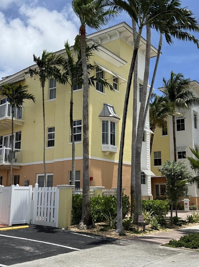 Building Photo - 4332 Sea Grape Dr