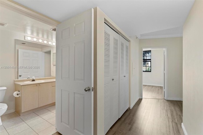 Photo - 1919 Van Buren St Unit 417A