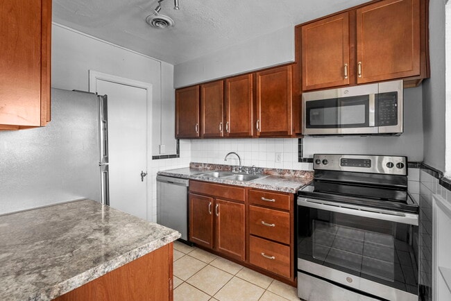 Photo - 6010-20 S Kingshighway LLC
