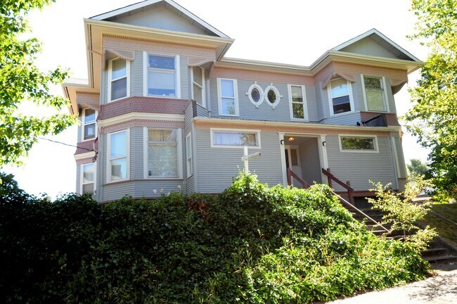 Photo - Camdon - 1 Bedroom - Central District - Vintage Charm