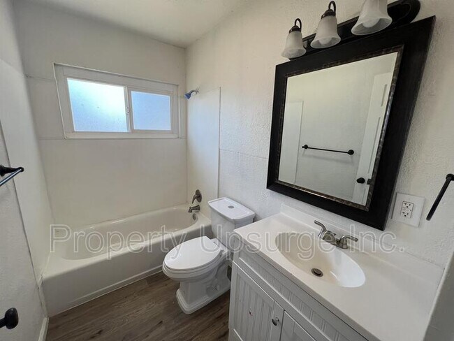 Photo - 1420 Lake Blvd