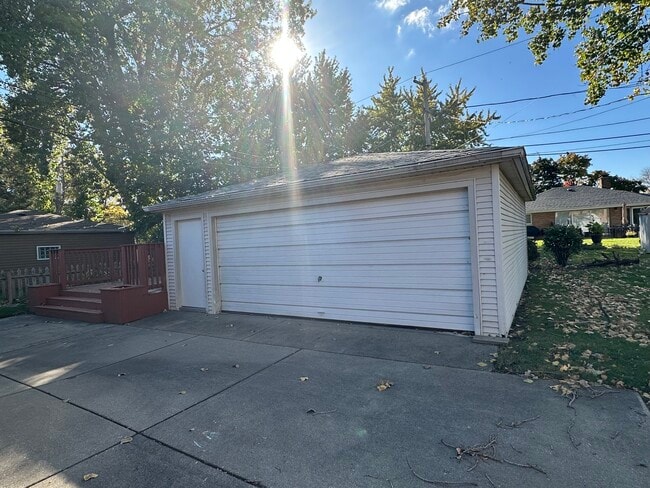 Photo - 3929 Jarvis Ave