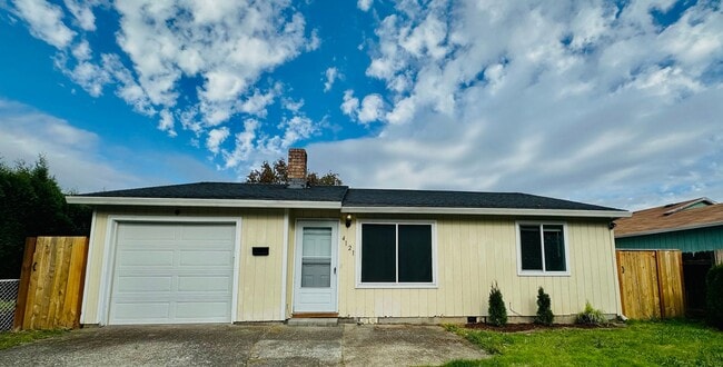 Building Photo - Three bedroom home with large fenced yard