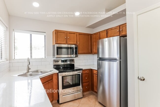 Photo - 921 S Val Vista Dr