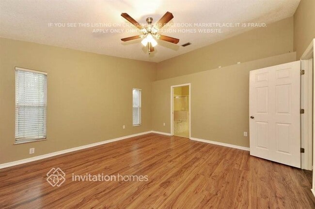 Photo - 8008 55th St E