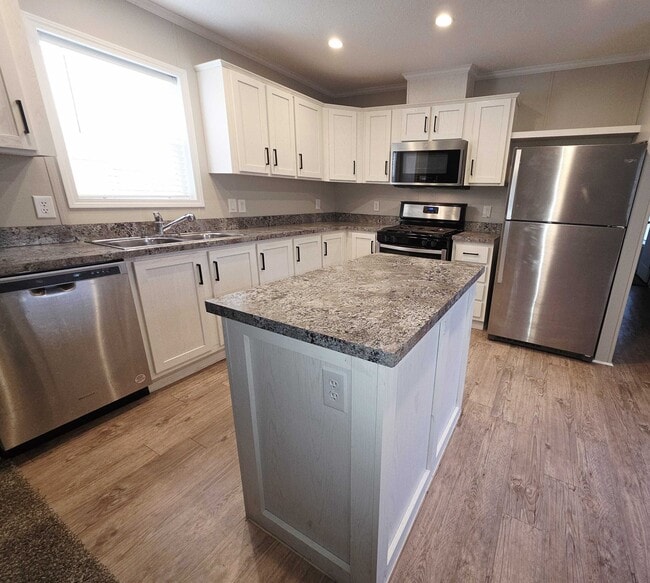 Photo - 3653 Pinoak St