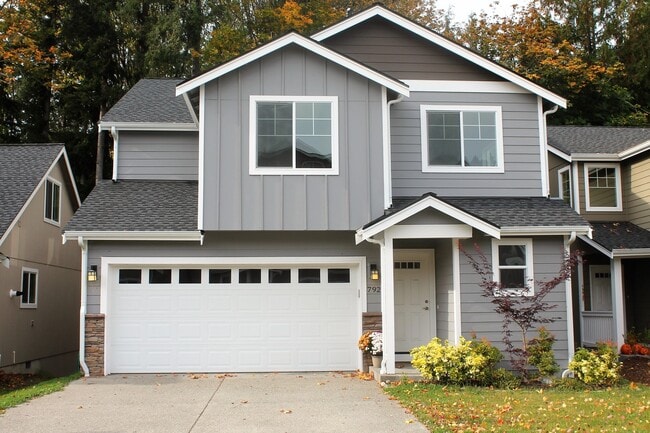 Spacious 4 Bedroom Home in Great Neighborhood - Spacious 4 Bedroom Home in Great Neighborhood