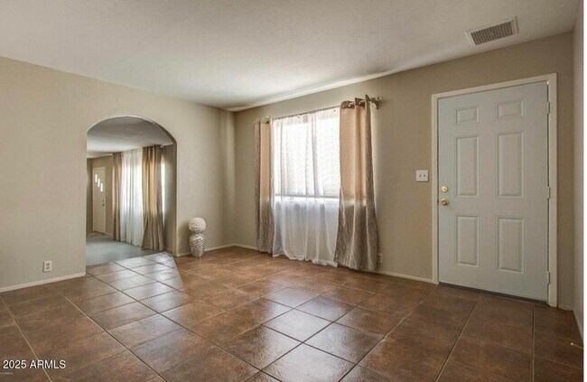 Photo - 6445 S 32nd St