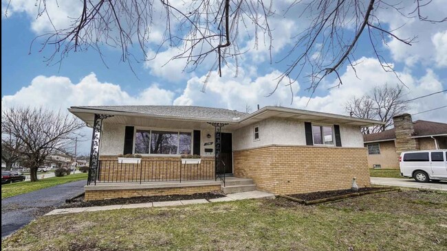 Photo - 1391 E Deshler Ave