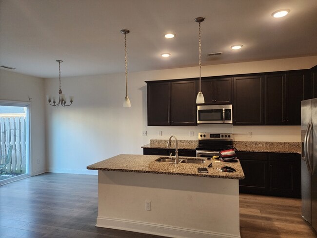 Photo - 1650 Bratton Ct