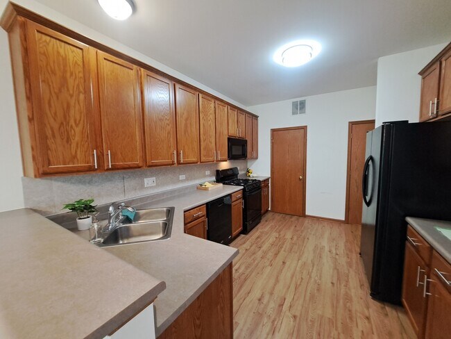 Photo - 325 N Patriot Dr