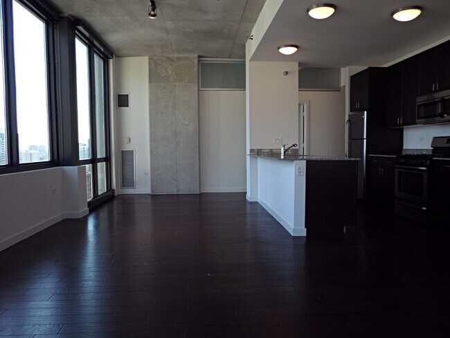 Photo - 235 W Van Buren St Unidad 2201