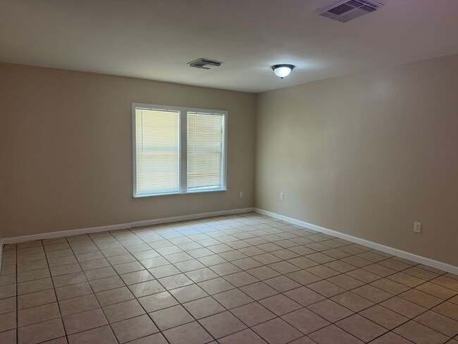 Photo - 6740 Ozark St