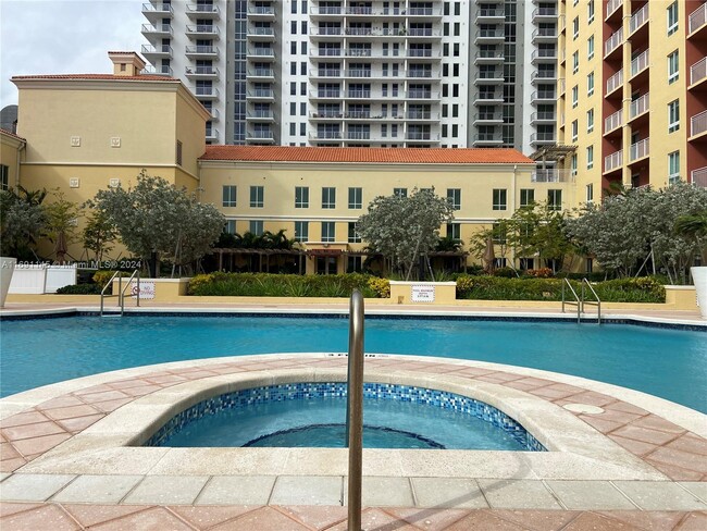 Photo - 7350 SW 89th St Unidad 312S Rental