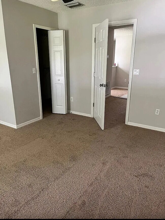 Photo - 8528 Edgewater Pl Blvd