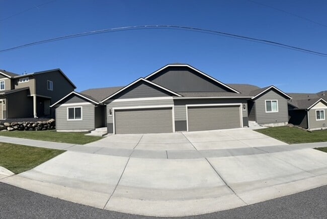 Building Photo - 1606 Unit 914