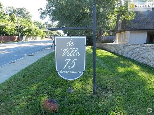 Building Photo - 1 Bed and 1 Bath Condo in the heart of Pra...