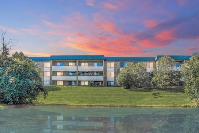 Absolutely Amazing Grounds - Hidden Valley Club Rental