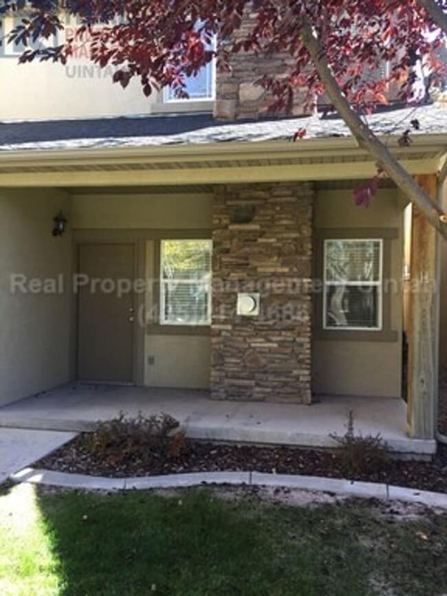 3 Bed 2.5 Bath Townhome in Split Mountain. - 3 Bed 2.5 Bath Townhome in Split Mountain.