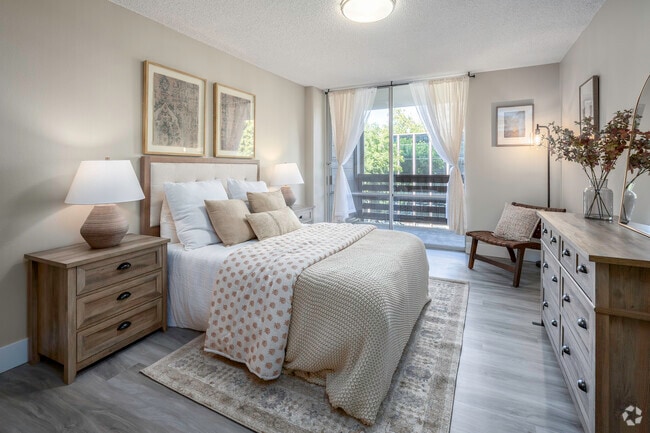 1 habitación, 1 baño - 580 pies cuadrados - Dormitorio - The Riverview (55+)