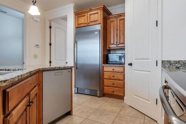 Photo - Beautiful Townhouse w attached 2 car garage in Orem