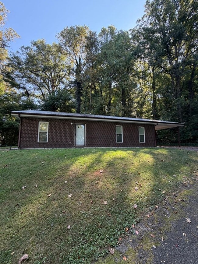 Building Photo - 943 Quincy Rd