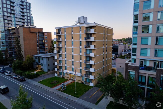 Photo - Queenswood House