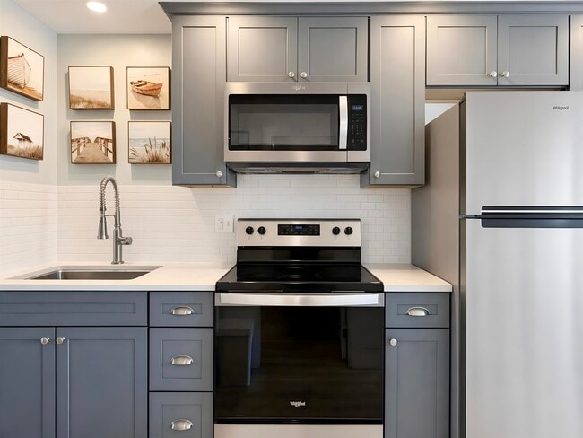 933 Ocean Blvd Unit 102
