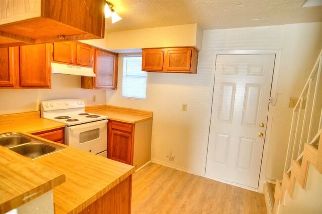 Photo - 9423 Olde Towne Row