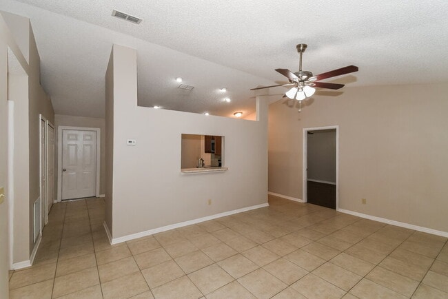 Photo - 9060 Castle Rock Dr