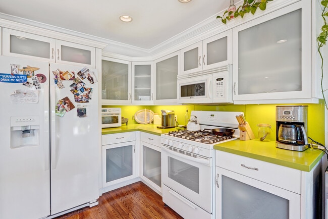 Photo - 750 Vernon Ave