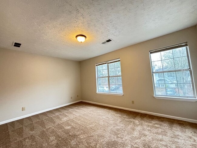 Photo - 1014 Huntington Trace-
