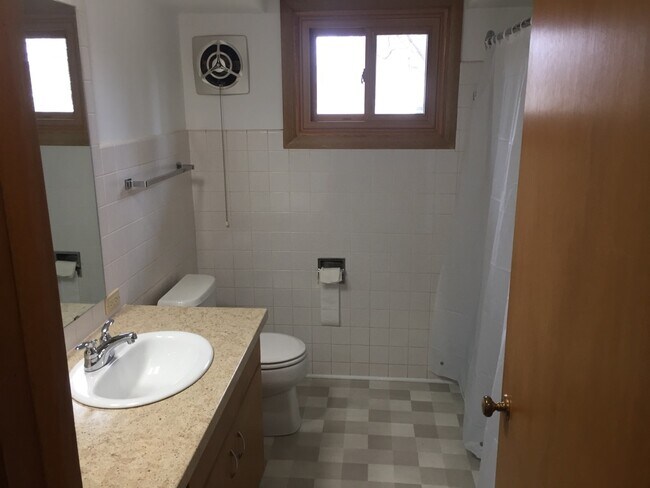 Photo - 1850 N 25th St