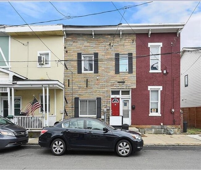 Photo - 140 Home St