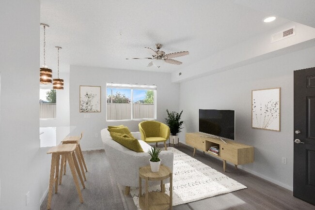 Building Photo - 2 Bedroom Apartments in Caldwell With Styl... Unit I202
