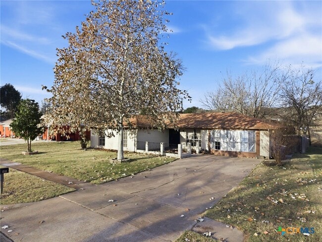 Photo - 610 Creek St